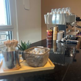 Die Theke im Café Panorama in Denzlingen